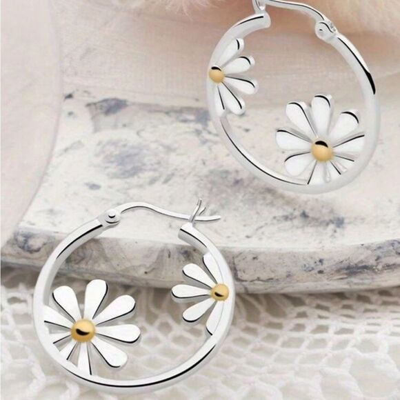 Bohemian style Silver color Daisy Hoop Earrings - Picture 2 of 9